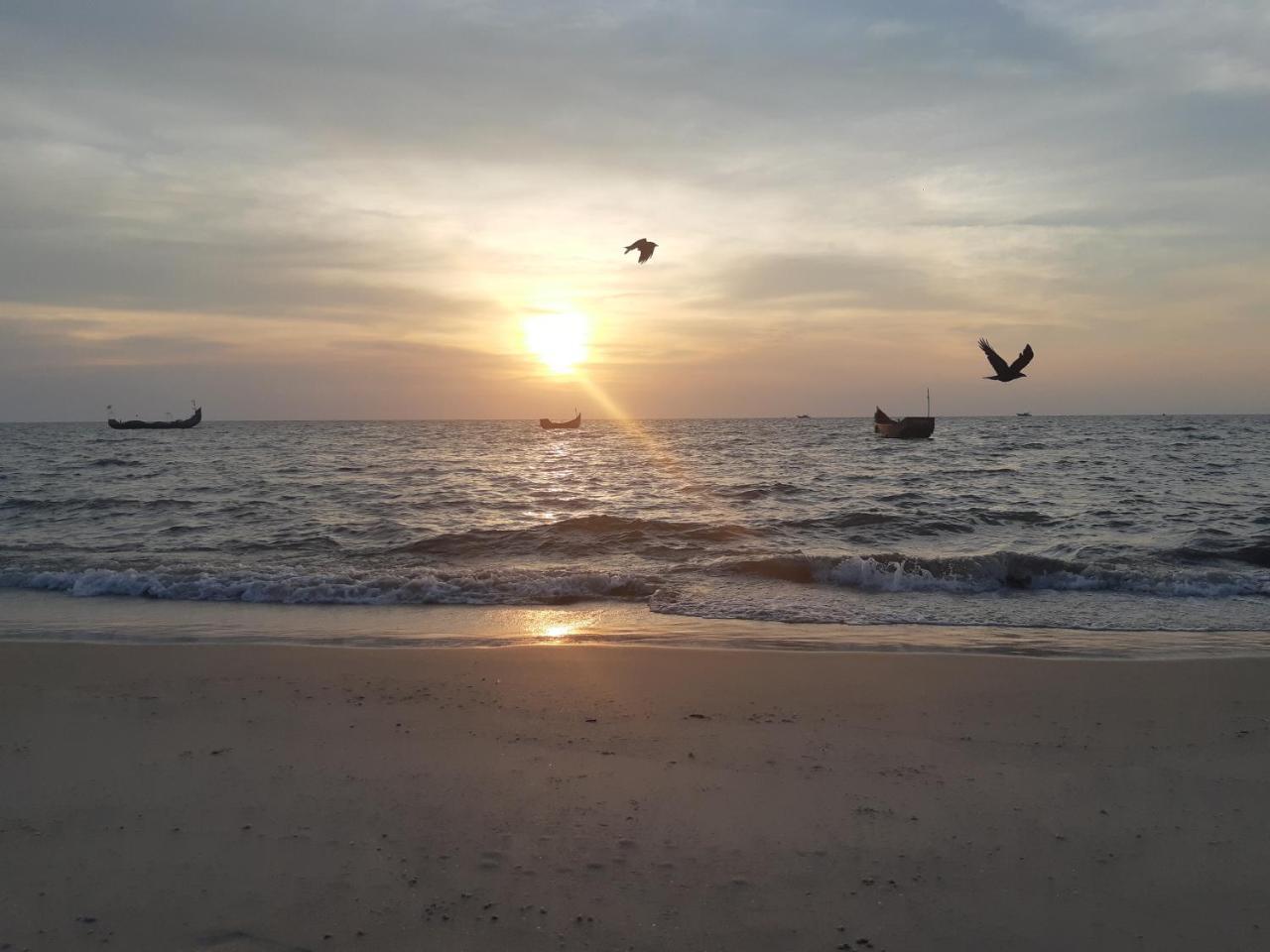 Marari Beach Paradise Марарикулам Экстерьер фото